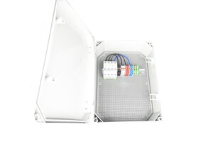 3 ph safe isolation and junction panel (with space for SM) (up to 27.6kW)